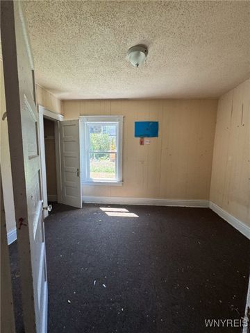 451 12th Street, Niagara Falls, NY 14303