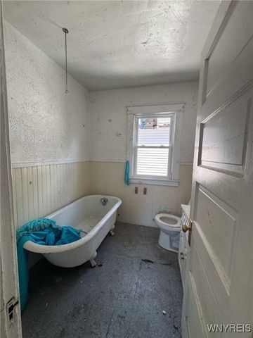 451 12th Street, Niagara Falls, NY 14303