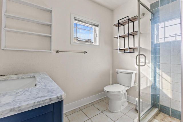 1725 N Astor STREET, Milwaukee, WI 53202