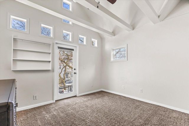 1725 N Astor STREET, Milwaukee, WI 53202