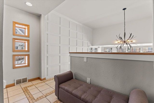 1725 N Astor STREET, Milwaukee, WI 53202