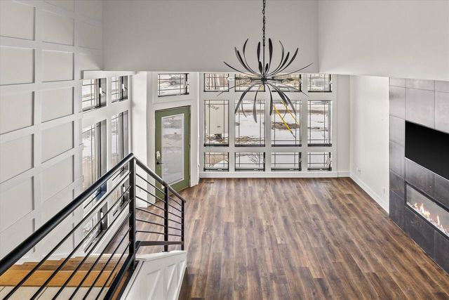 1725 N Astor STREET, Milwaukee, WI 53202