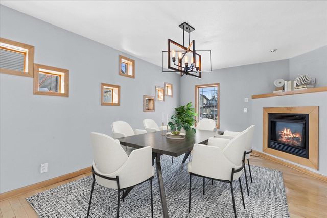 1725 N Astor STREET, Milwaukee, WI 53202