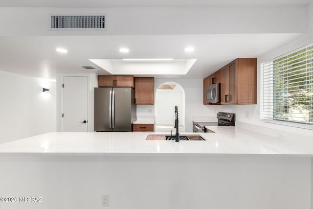 1717 S Burning Tree Avenue, Tucson, AZ 85710