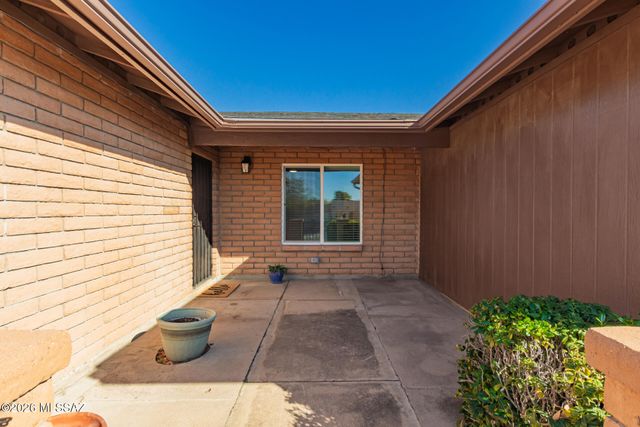 1717 S Burning Tree Avenue, Tucson, AZ 85710