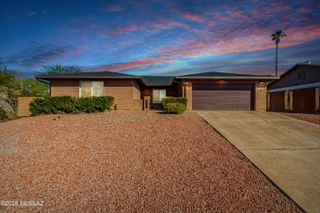 1717 S Burning Tree Avenue, Tucson, AZ 85710