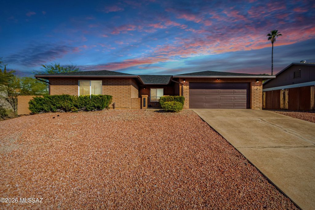 1717 S Burning Tree Avenue, Tucson, AZ 85710