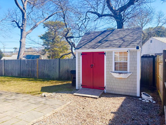 6 Oak Street, Dennis Port, MA 02639