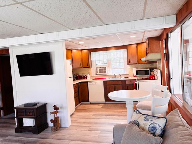 6 Oak Street, Dennis Port, MA 02639