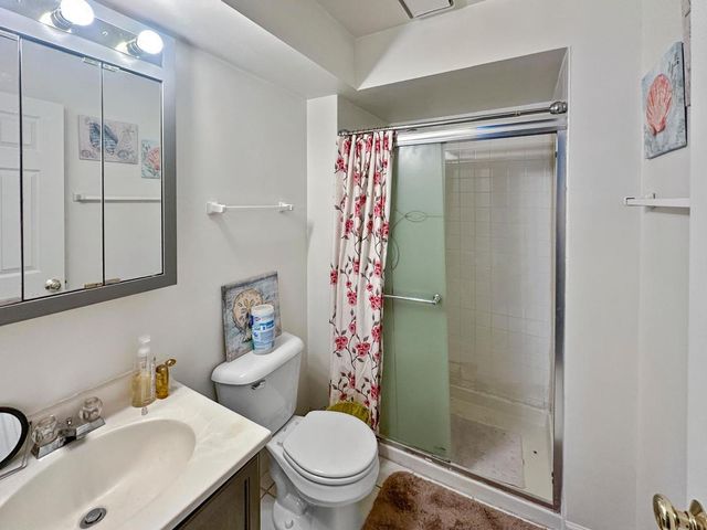 209 W Court of Shorewood 3A, Vernon Hills, IL 60061