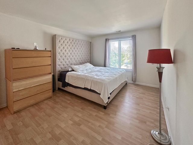 209 W Court of Shorewood 3A, Vernon Hills, IL 60061