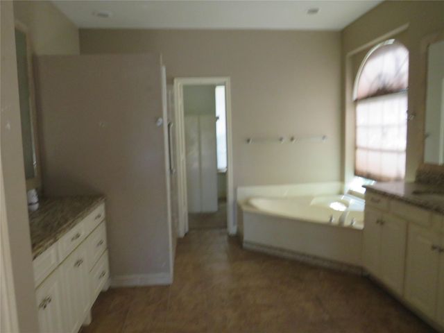 1212 Bob White Drive, Friendswood, TX 77546