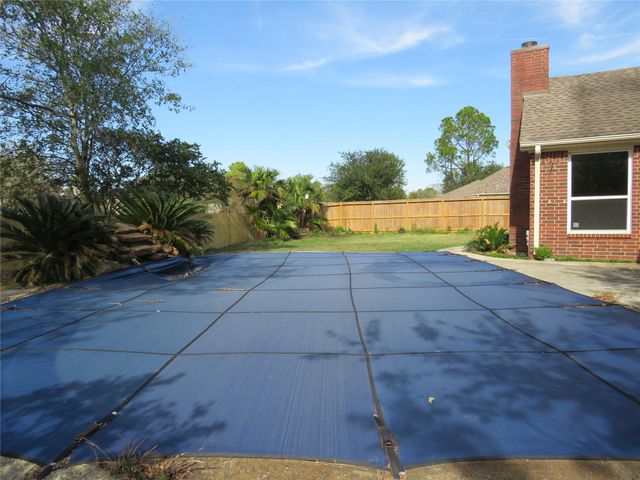 1212 Bob White Drive, Friendswood, TX 77546