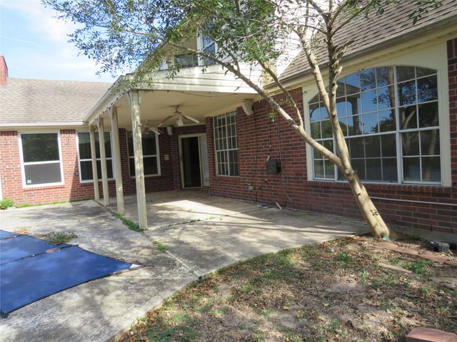 1212 Bob White Drive, Friendswood, TX 77546