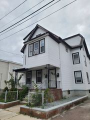 17 Stearns St 2, Malden, MA 02148