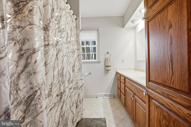 2114 YERGER RD, Pottstown, PA 19464