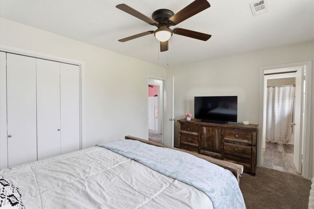 8448 E Lakeland Ct, Wichita, KS 67207