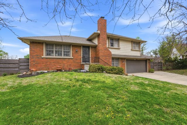 8448 E Lakeland Ct, Wichita, KS 67207