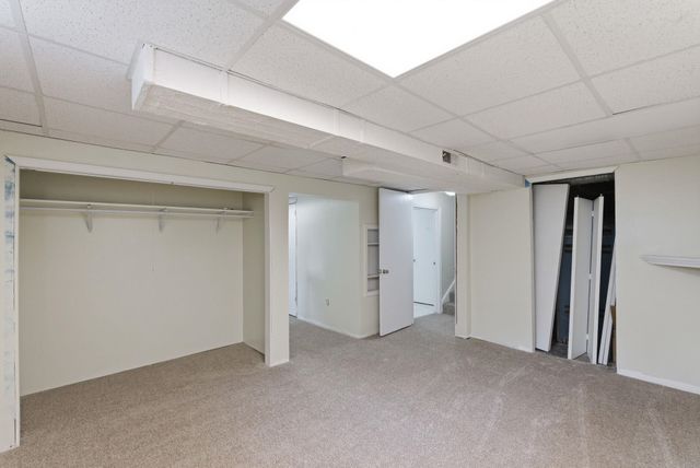 8448 E Lakeland Ct, Wichita, KS 67207