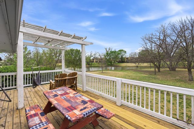 8448 E Lakeland Ct, Wichita, KS 67207