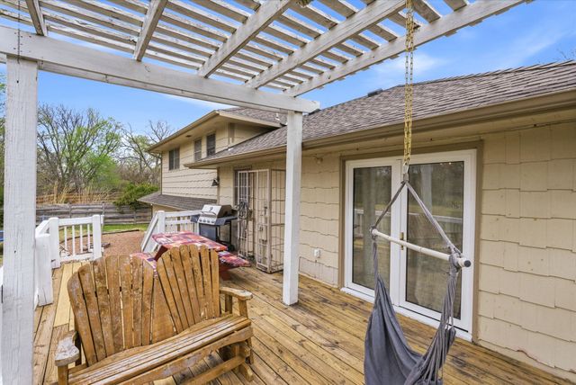 8448 E Lakeland Ct, Wichita, KS 67207