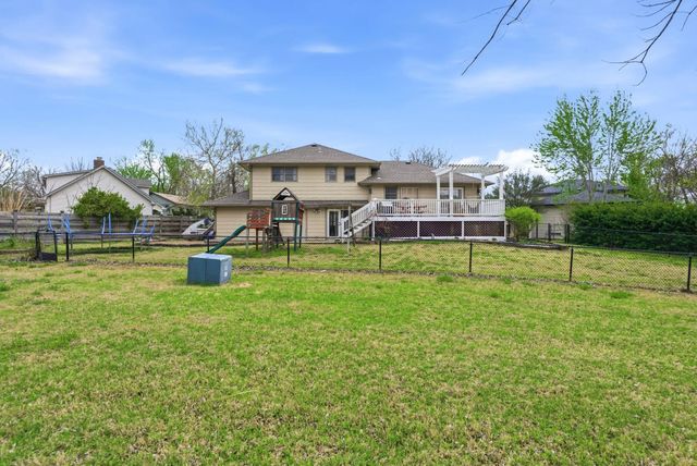 8448 E Lakeland Ct, Wichita, KS 67207