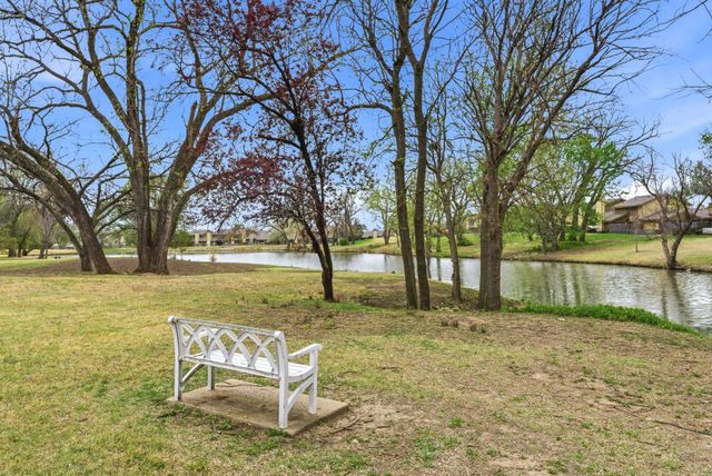 8448 E Lakeland Ct, Wichita, KS 67207