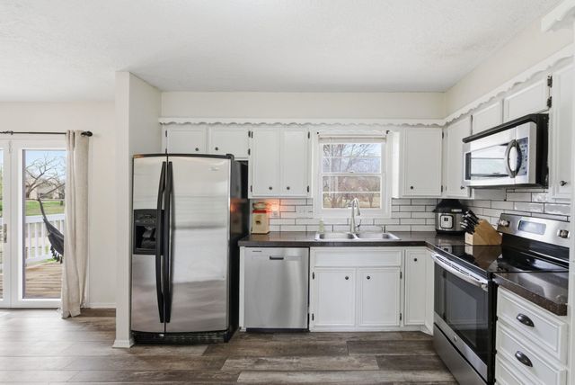 8448 E Lakeland Ct, Wichita, KS 67207