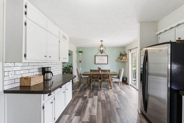 8448 E Lakeland Ct, Wichita, KS 67207