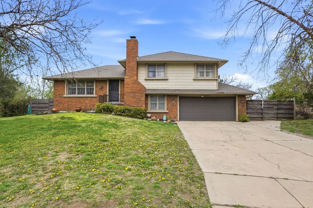8448 E Lakeland Ct, Wichita, KS 67207