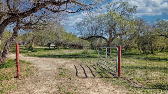 5730 Mockingbird, Mathis, TX 78368