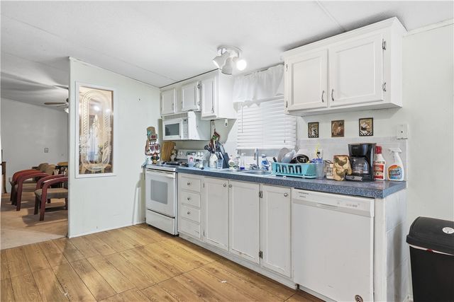 5730 Mockingbird, Mathis, TX 78368