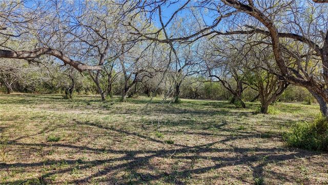 5730 Mockingbird, Mathis, TX 78368