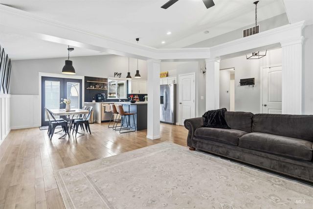 1350 W Jacksnipe Dr, Meridian, ID 83642