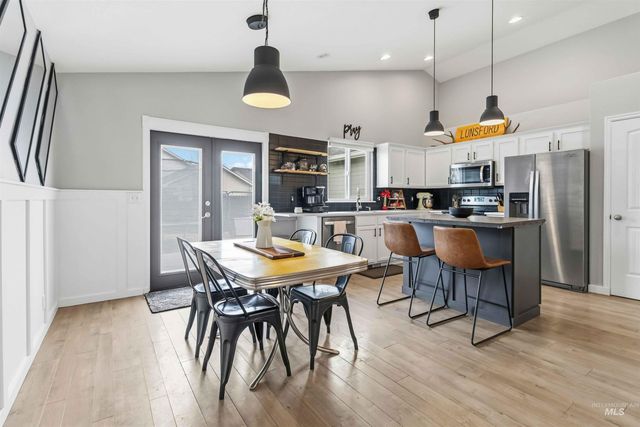 1350 W Jacksnipe Dr, Meridian, ID 83642