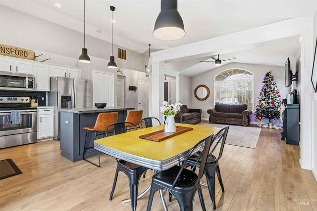 1350 W Jacksnipe Dr, Meridian, ID 83642