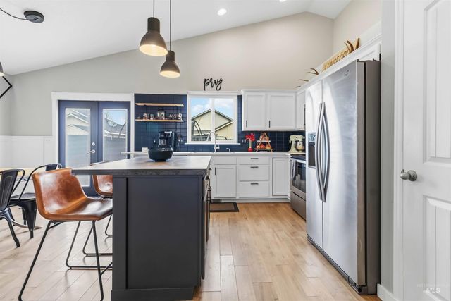 1350 W Jacksnipe Dr, Meridian, ID 83642