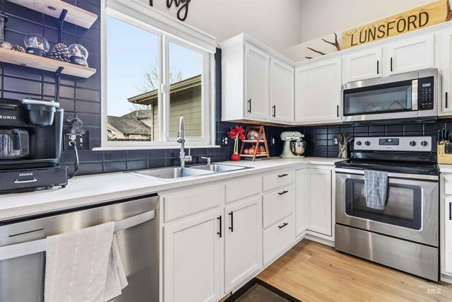 1350 W Jacksnipe Dr, Meridian, ID 83642