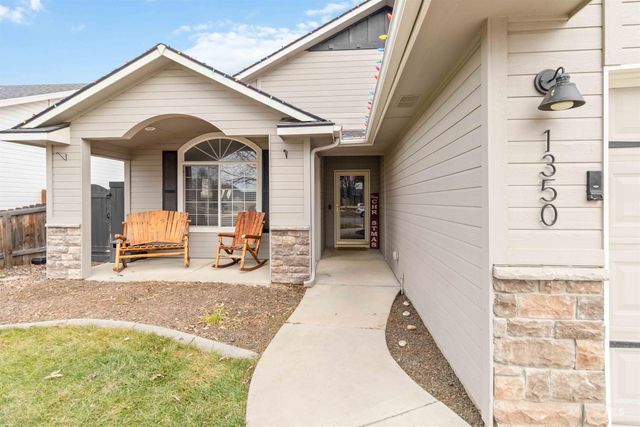 1350 W Jacksnipe Dr, Meridian, ID 83642