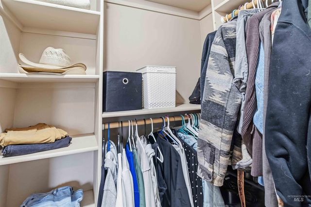 1350 W Jacksnipe Dr, Meridian, ID 83642