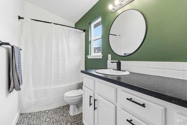 1350 W Jacksnipe Dr, Meridian, ID 83642