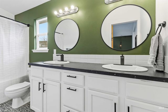 1350 W Jacksnipe Dr, Meridian, ID 83642