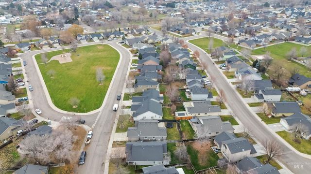 1350 W Jacksnipe Dr, Meridian, ID 83642