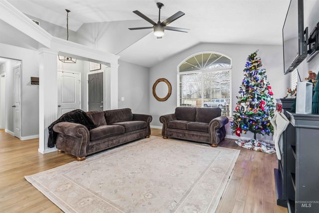 1350 W Jacksnipe Dr, Meridian, ID 83642