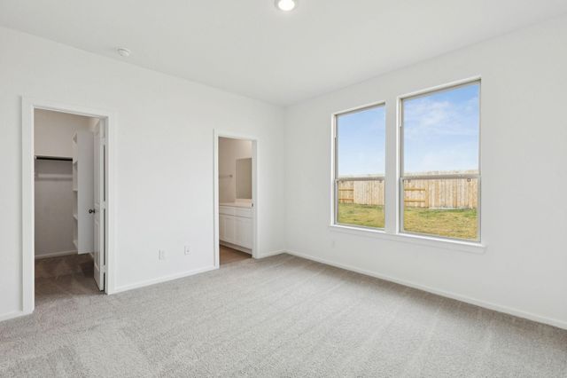 1017 S Oakhurst Drive, Dayton, TX 77535