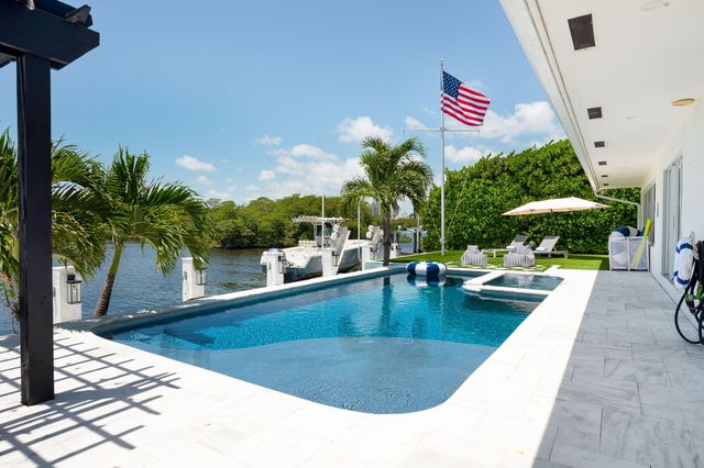 5 Inlet Cay Drive, Ocean Ridge, FL 33435