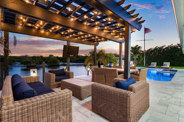 5 Inlet Cay Drive, Ocean Ridge, FL 33435
