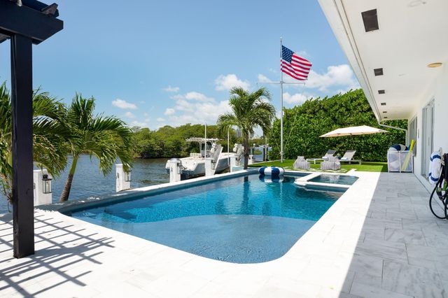 5 Inlet Cay Drive, Ocean Ridge, FL 33435