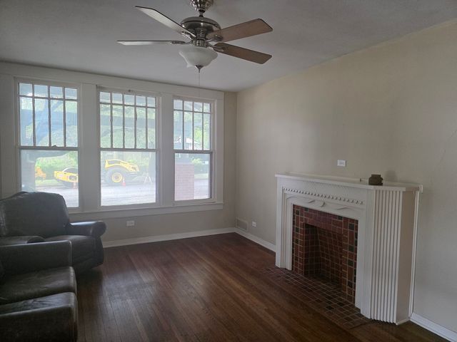 901 4th Avenue, Mineral Wells, TX 76067