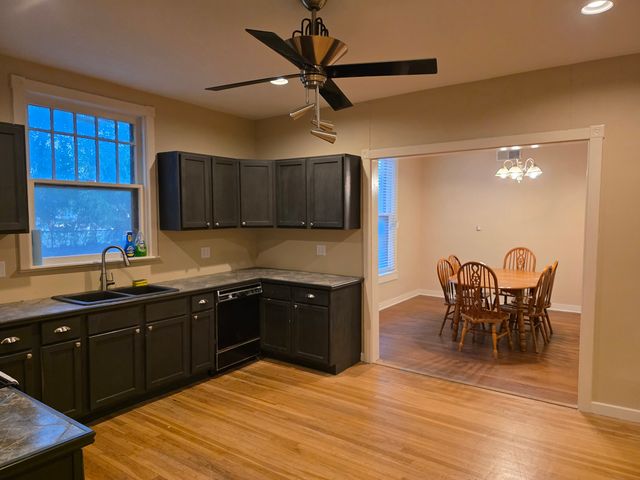 901 4th Avenue, Mineral Wells, TX 76067
